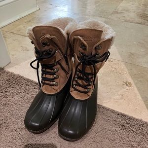 Sperry tall saltwater boots, with faux lining Size 8.